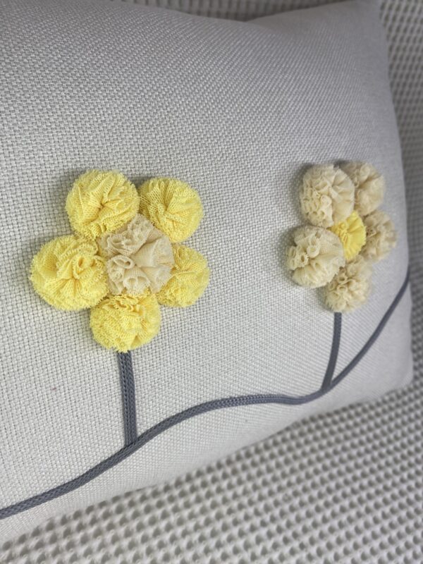 Capa Almofada de Flores - Imagem 4